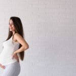 Het vieren van moederschap door een zwangerschap fotoshoot